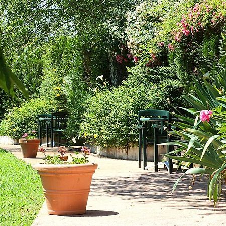 Hotel Le Trinquet Louhossoa Ngoại thất bức ảnh